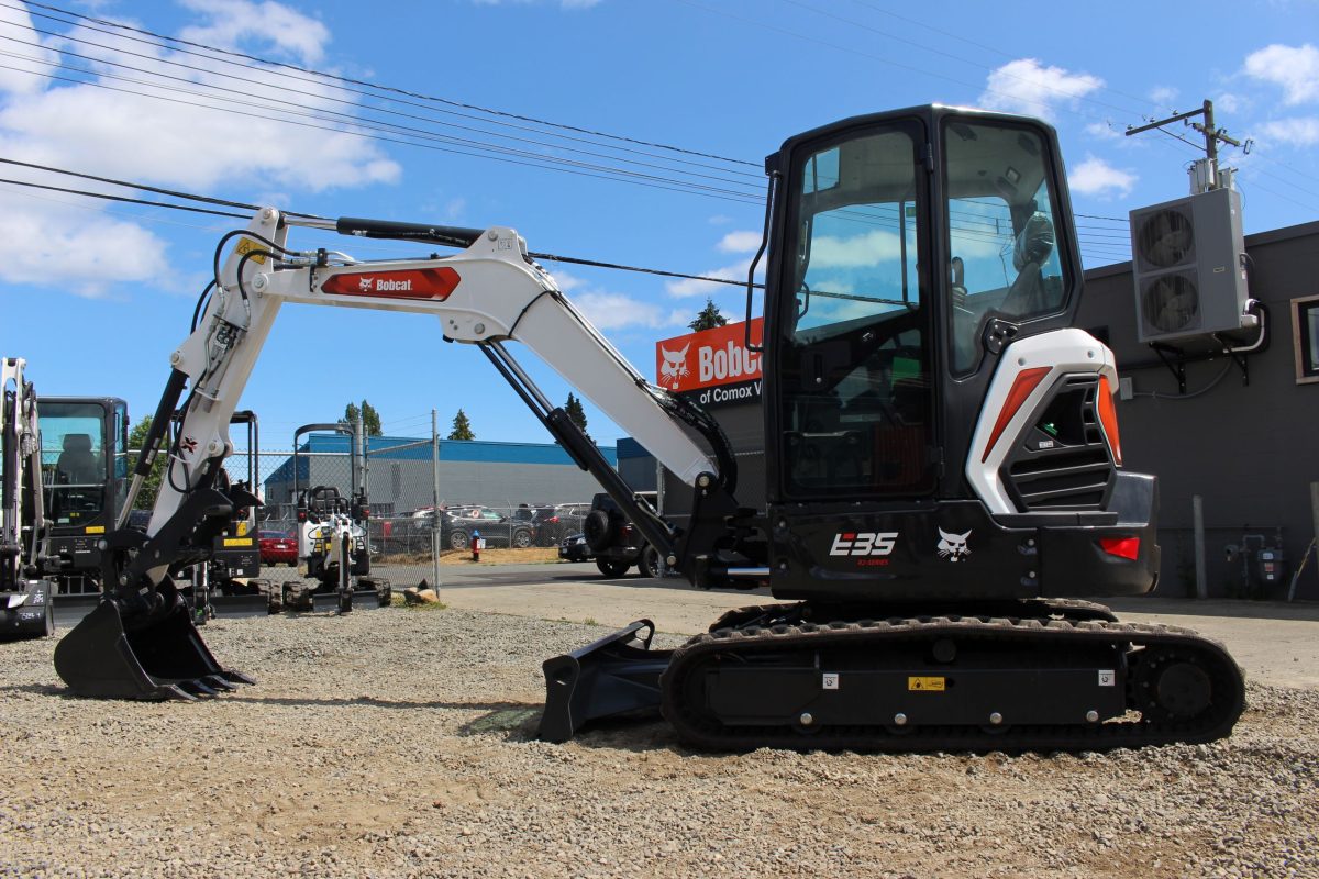 Best Excavator Size for Tight Access NYC Lots